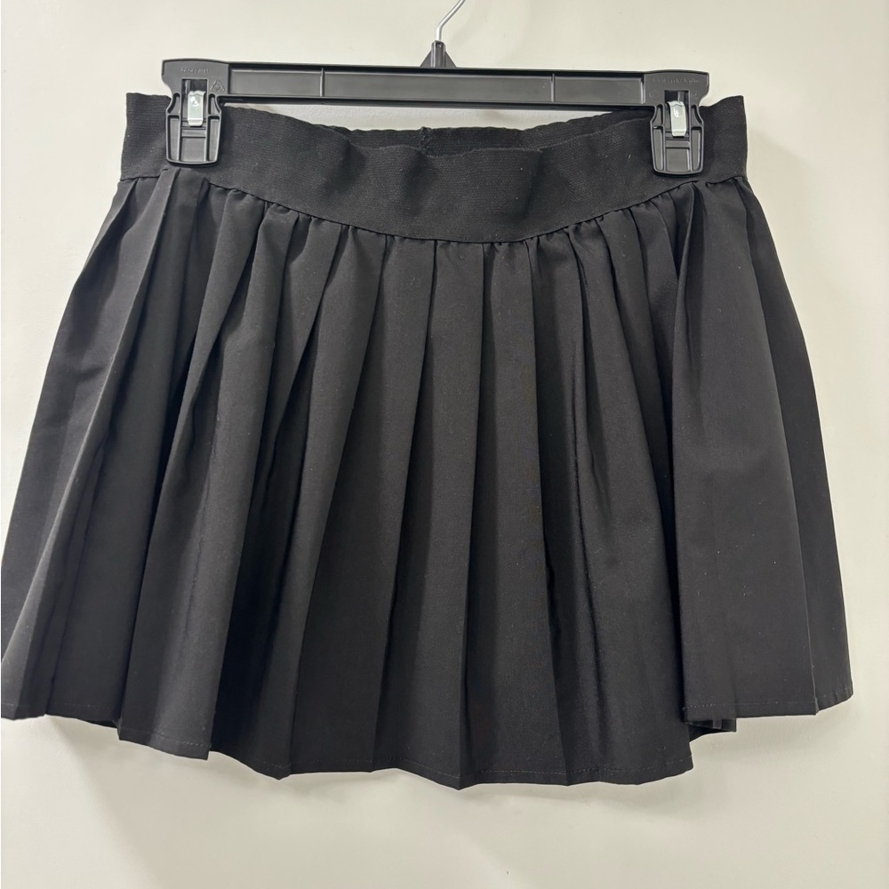 Black & White Pleated Skirt Set